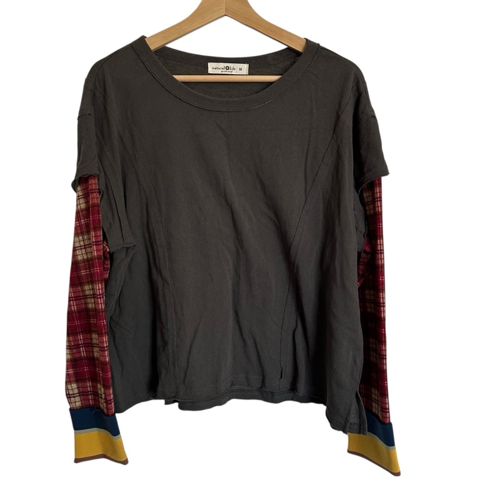 NATURAL LIFE Gray Top with Plaid Sleeves Medium - Picture 4 of 11